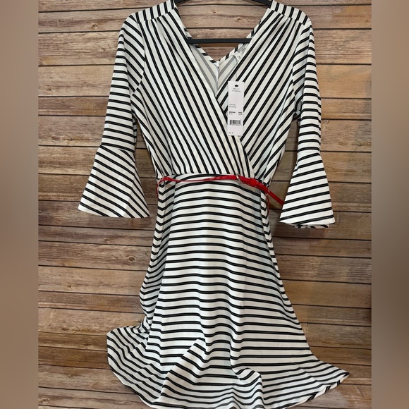 NWT NY Collection striped bell sleeve dress - Picture 2 of 2